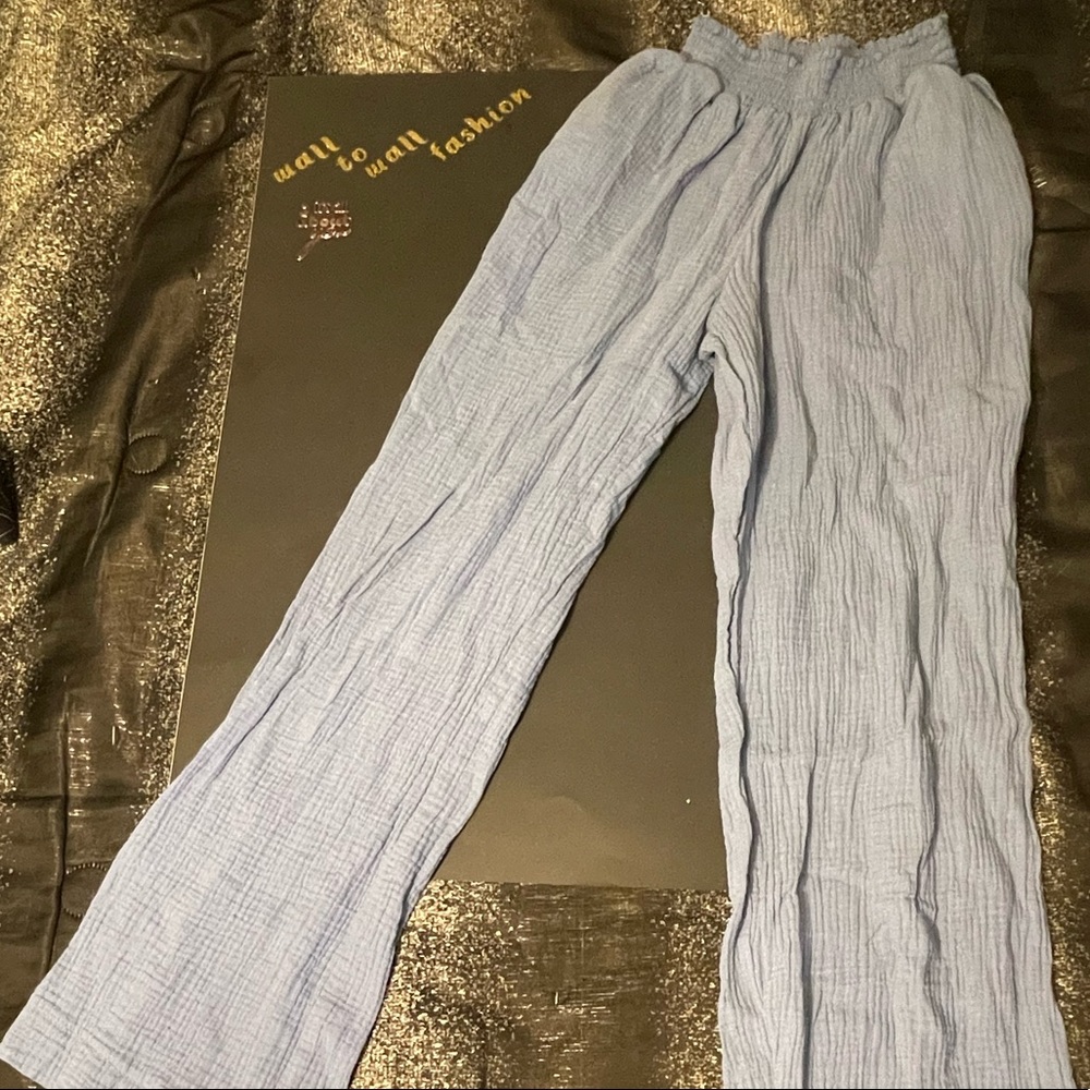 Blue linen pants from Marshall’s. Never worn. Size XS.